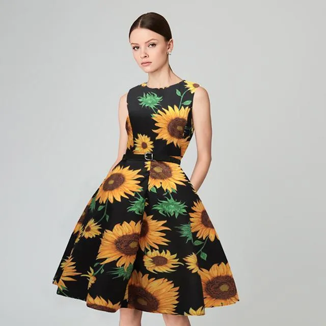 Plus Size - Vintage Elegant  Sleeveless Dress (US 8-16W)