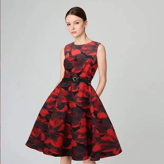 Plus Size - Vintage Elegant  Sleeveless Dress (US 8-16W)