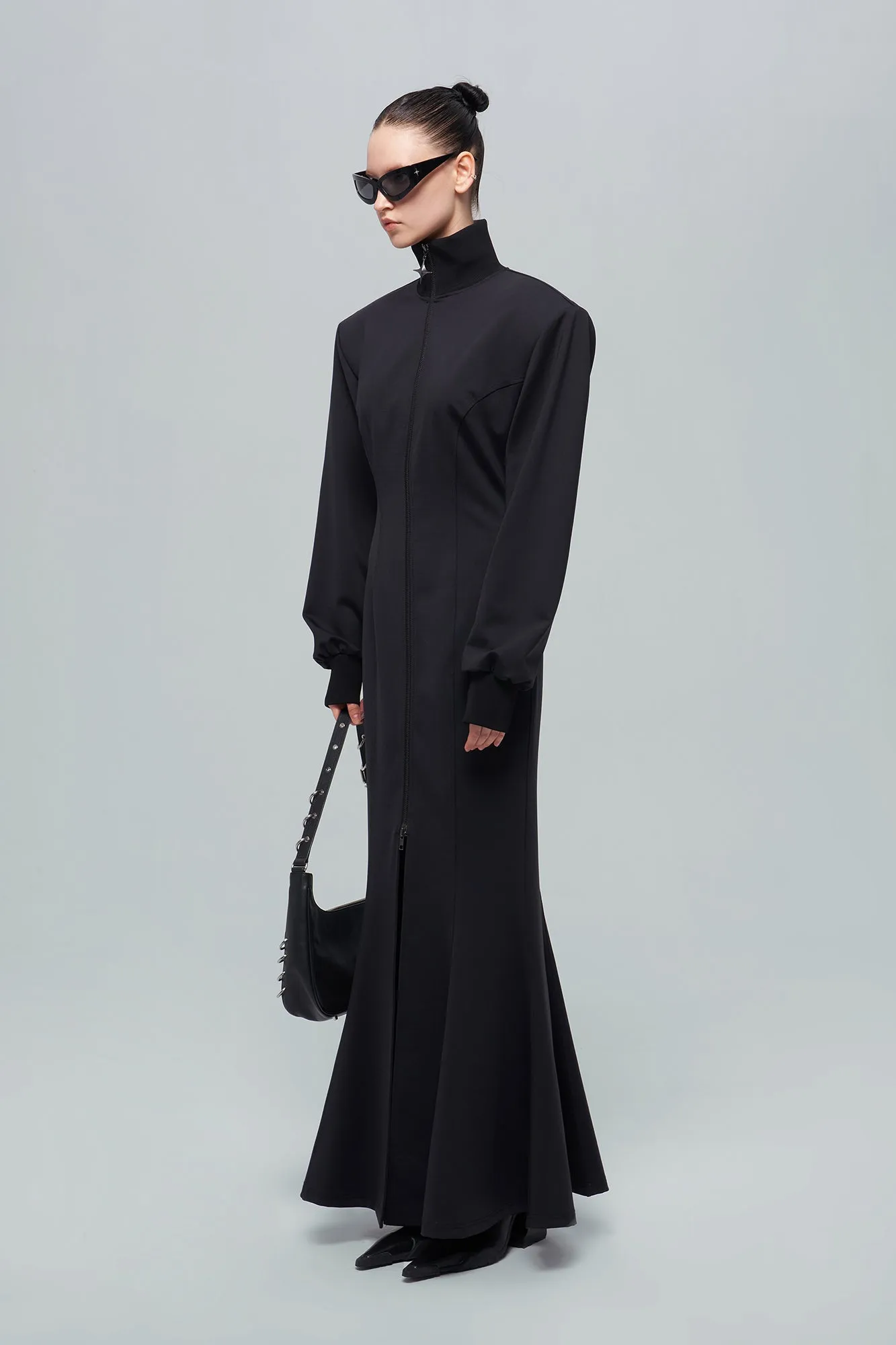 Shoulder up and split slim dress