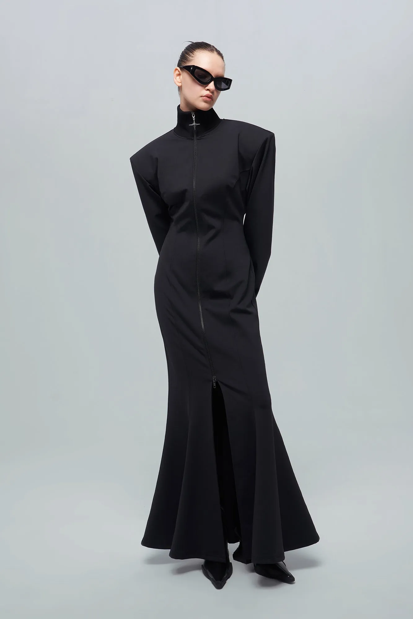 Shoulder up and split slim dress