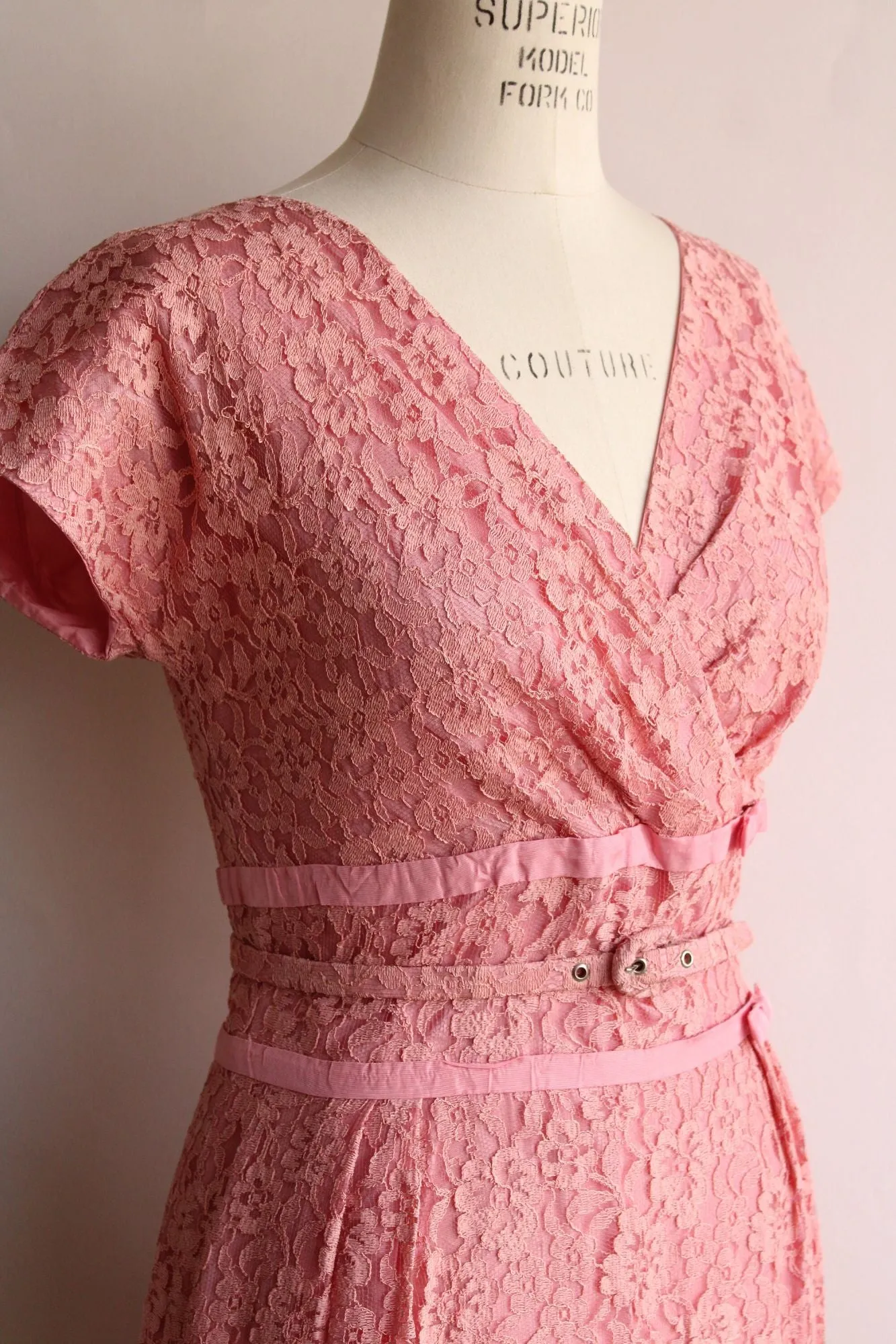 Vintage 1940s 1950s  Dress with Belt in Pink Lace