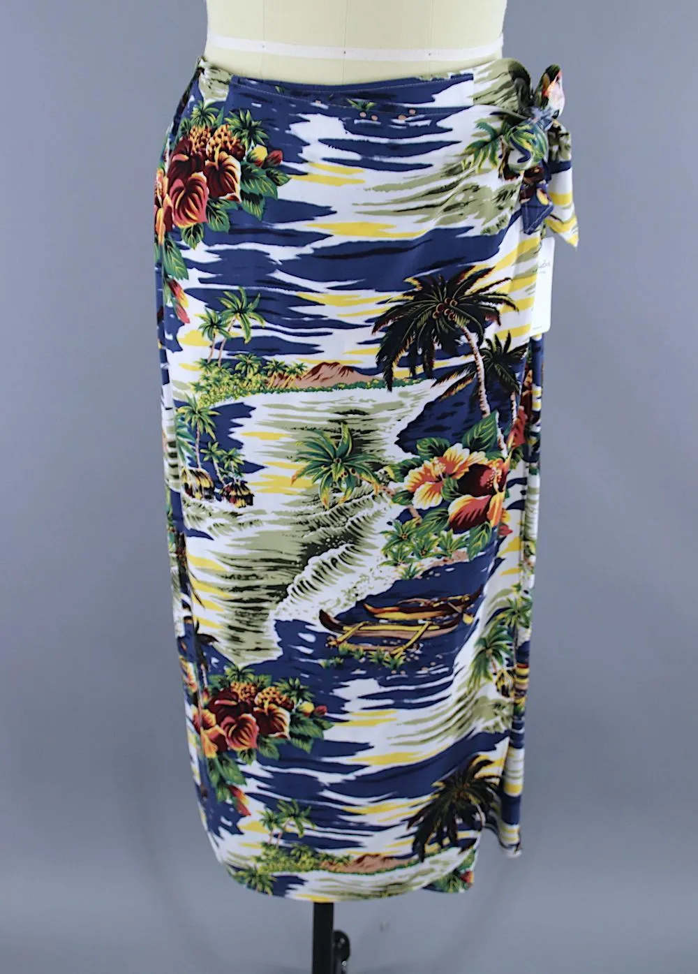 Vintage 1980s Hawaiian Print Blouse & Skirt Set / Hilo Hattie